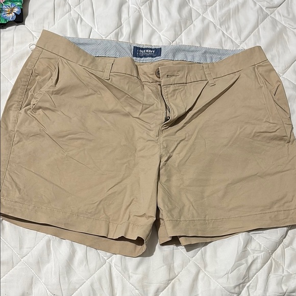 Old Navy Women's Tan Shorts - Picture 1 of 4